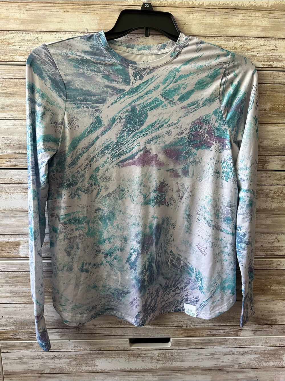 🎣 Realtree Fishing Women’s Small Long Sleeve Performance Camo Shirtz